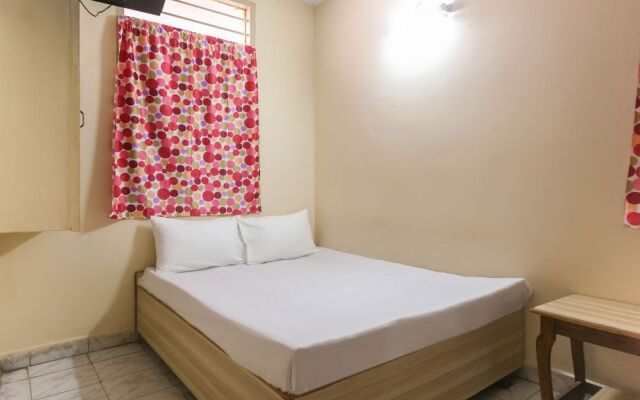 Spot On 60491 Harini Lodge