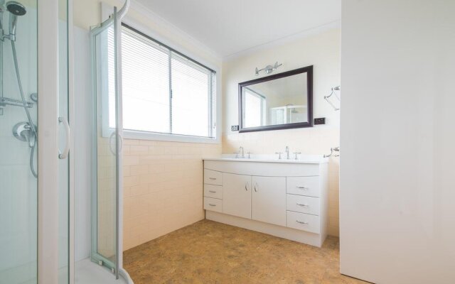 Bridport Holiday House