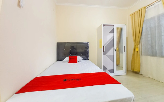 RedDoorz Syariah near JBC Jambi