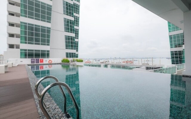 Seafront Duplex Suite at Georgetown