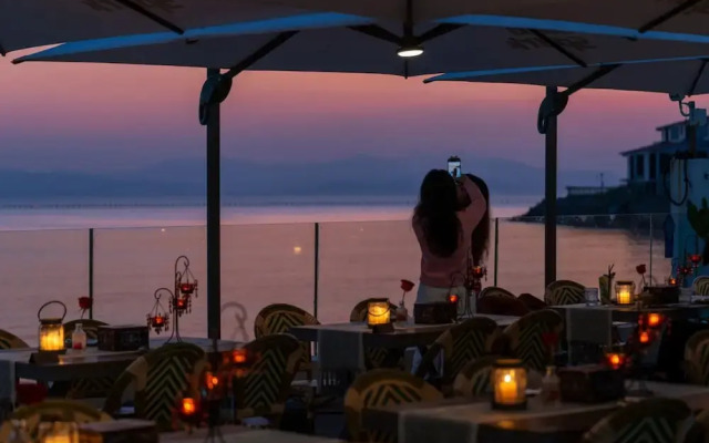 HAJANA Beachside Homestay