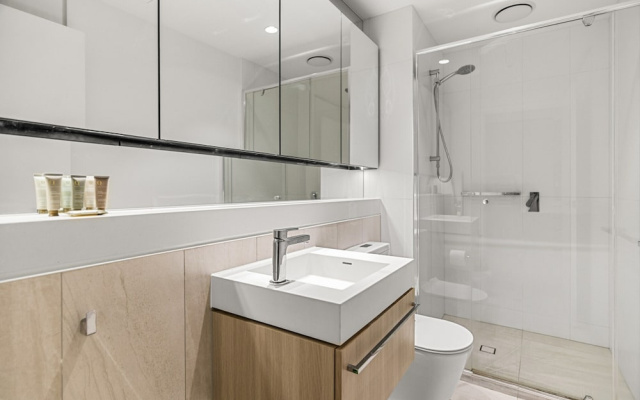 Chic 1-bed South Melbourne Unit With Pool & Gym – Bathroom – Melbourne