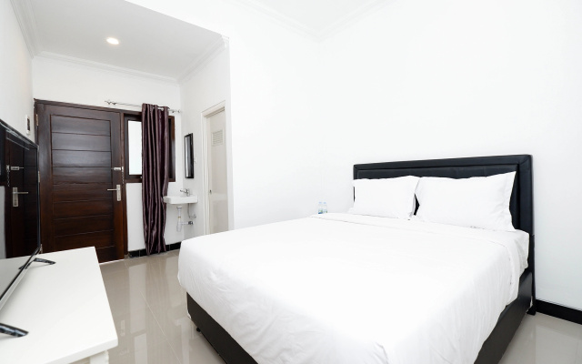 OYO 1611 Four D'home – Guest Rooms – Karanganyar