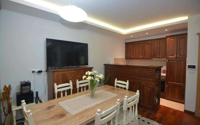 Three-Bedroom Holiday Home in Dobrota