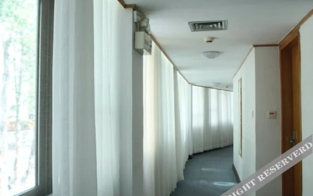 Maoming Guest Hotel