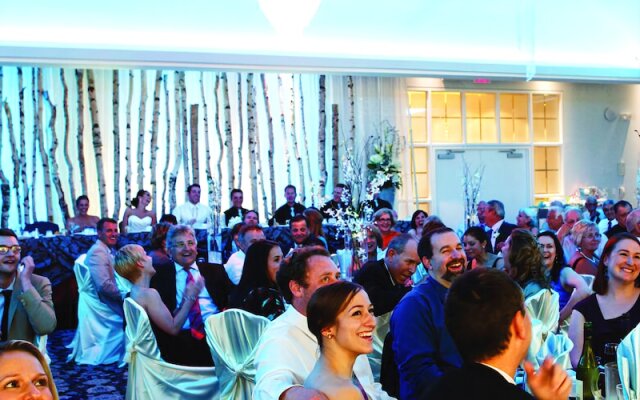 Chateau Louis Hotel & Conference Centre