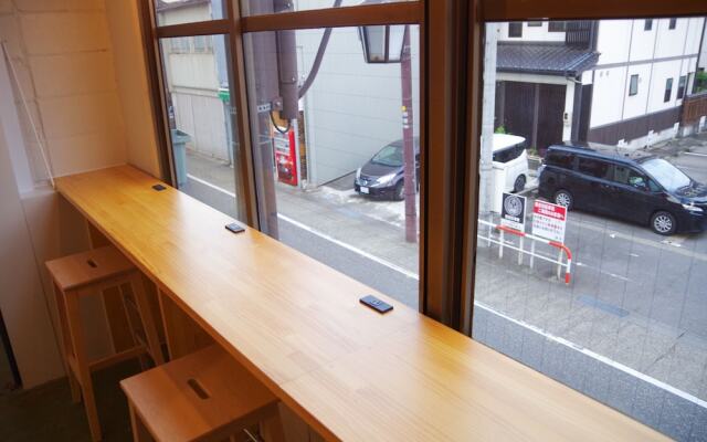 Travelers' house ROOTs - Hostel