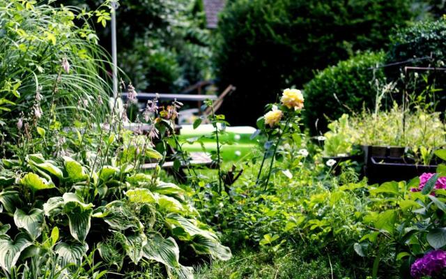 Souterrainwohnung mit großem Garten und Sauna