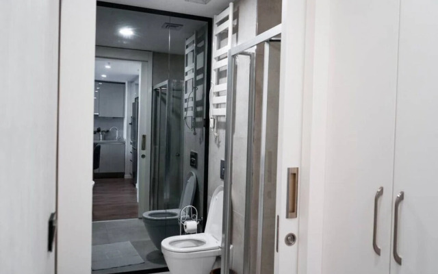 Lovely 1+1 Apartment w/Terrace near MaIl of IST