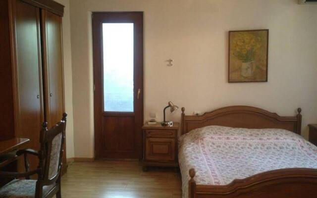 Bavly Hostel