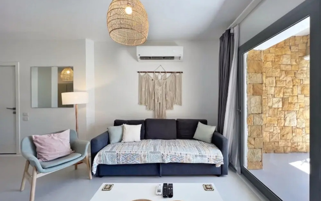 Xuru Stays I Lagoonfront Easy 1bdr @ Swan Lake El Gouna