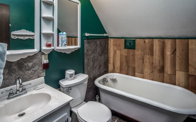 A Frame Acres - Three Bedroom Cabin