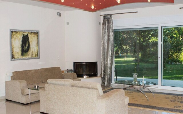 This wonderful 300m2 house in Gefira Thessaloniki...