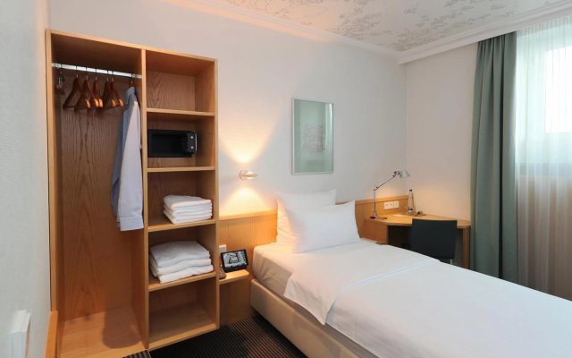 MOMA1890 Boutique Hotel