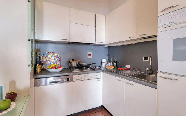 Hanbury Apt Pool And Sea