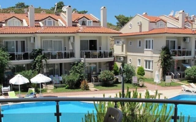 Villa SL18 by JoyLettings