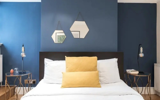 Upper Berkeley Street Flats