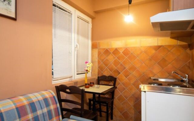 Tianis Apartments