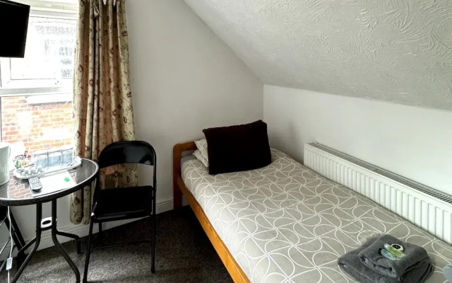 Riverside Hotel Bed and Breakfast
