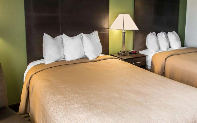 Quality Inn Chesterton near Indiana Dunes National Park I-94