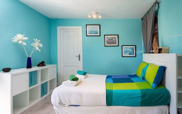 HomeLike Stunning Sea Front House with Wifi