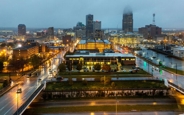 Holiday Inn Downtown - Mercy Area by IHG