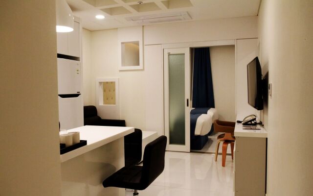 Hotel STAY:ON