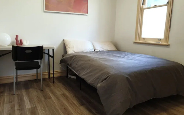 Fitzroy Private Rooms @ 132 Nicholson Homestay