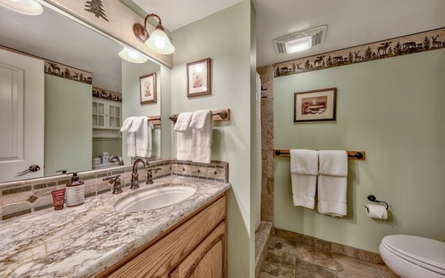 Newly Remodeled 2 Bedroom Townhome With Loft Townhouse by RedAwning