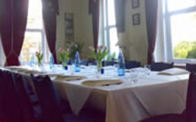 Bourne Hall Country Hotel