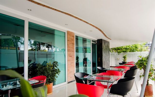 Parque 63 Hotel