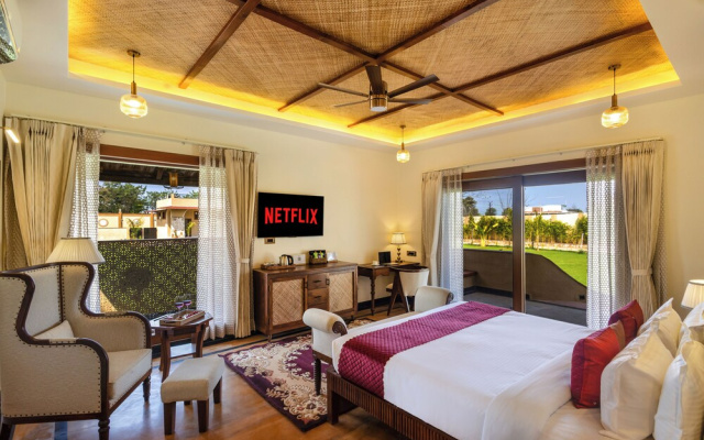 ELIVAAS Tiger Cave Suite with Pvt Pool