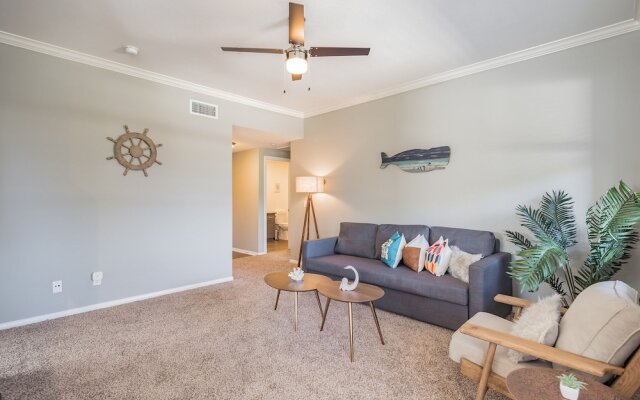 The Luxe Suites of Oceanside with Pool & Gym