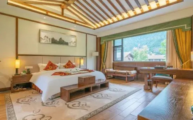 Gongga cliff Hot Spring Hotel