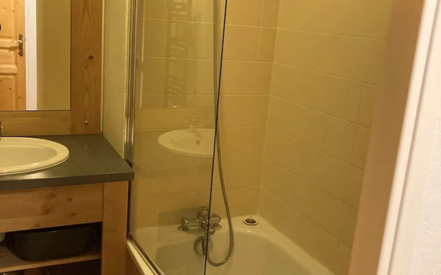 Alpine Apartment With Balcony