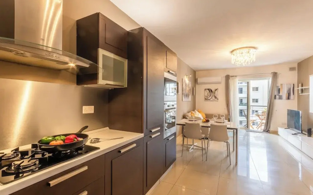 Modern and Comfortable Apart Savoy Garden