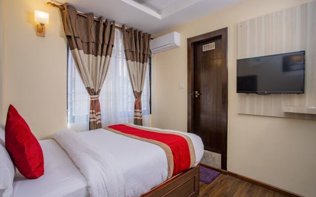 OYO 172 Hotel Deepshree