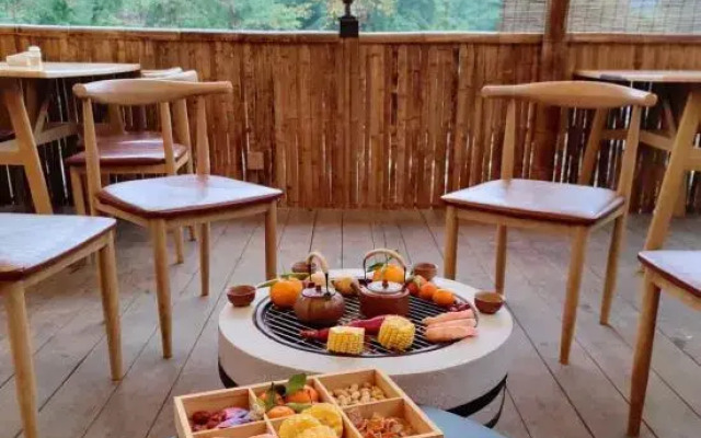 Qingcheng Mountain Know Village Private Tang Homestay