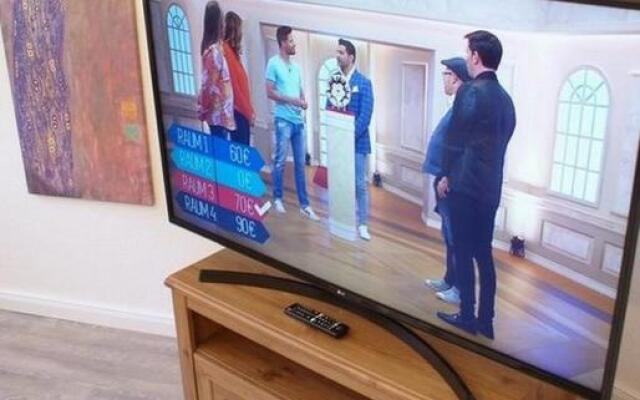 Altstadtleben mit Parkplatz - ABC264