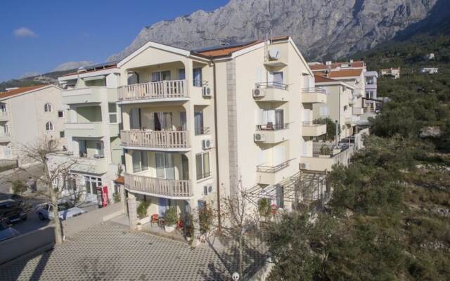 Apartment Almera N9