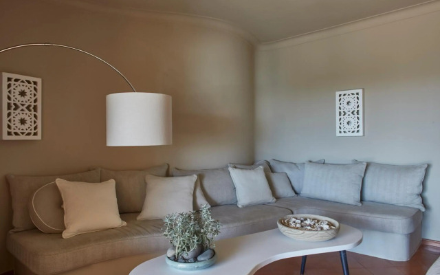 Vila Joya Home, Restaurant & Spa
