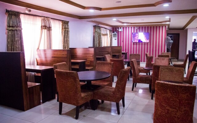 Kaft Hotels and Lounge