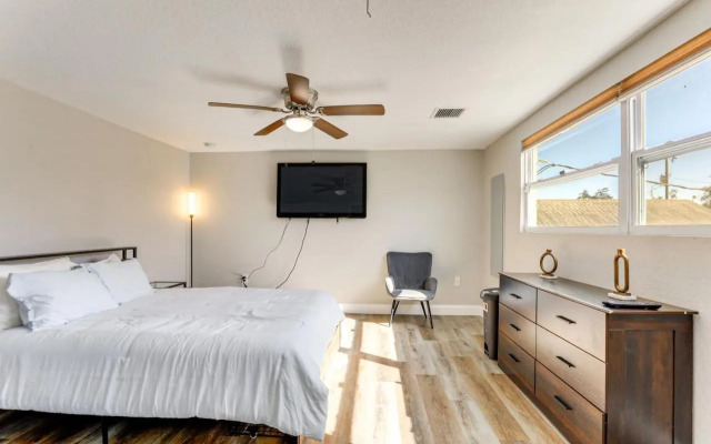 Saltwater Pool & Putting Green: Bradenton Oasis