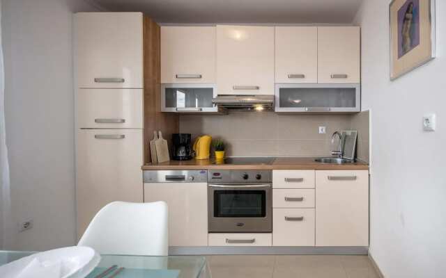 Awesome Home in Dramalj With Wifi and 5 Bedrooms