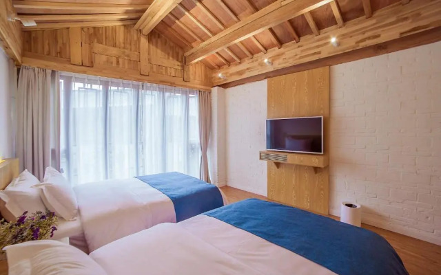 26th · Courtyard · Hotel