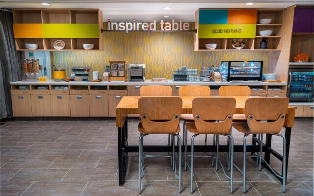 Home2 Suites by Hilton Bakersfield