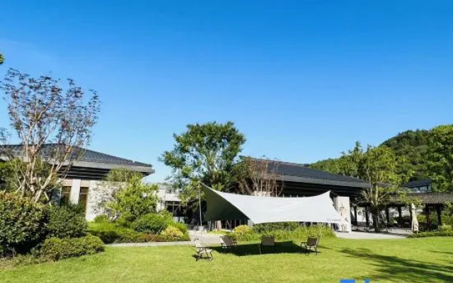 Qian Shan Cui Hotel