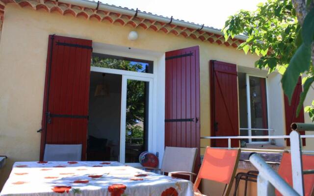 À l'ombre du mûrier