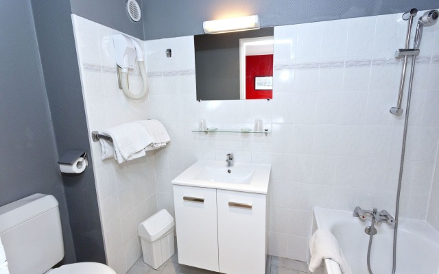 Hipotel Paris Belgrand Marie 20ème
