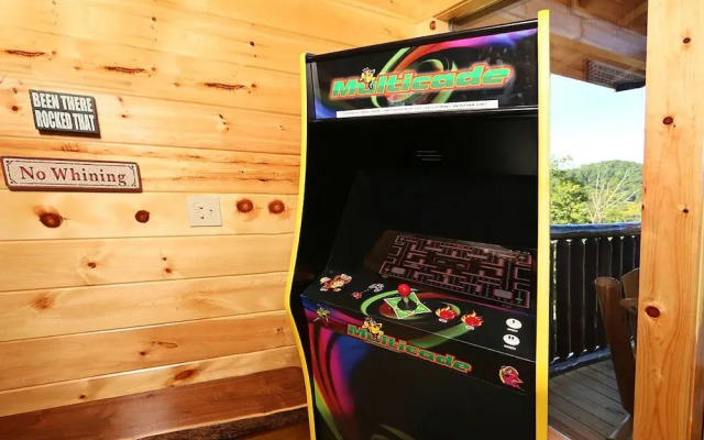 Picture Perfect 7 Br cabin by RedAwning